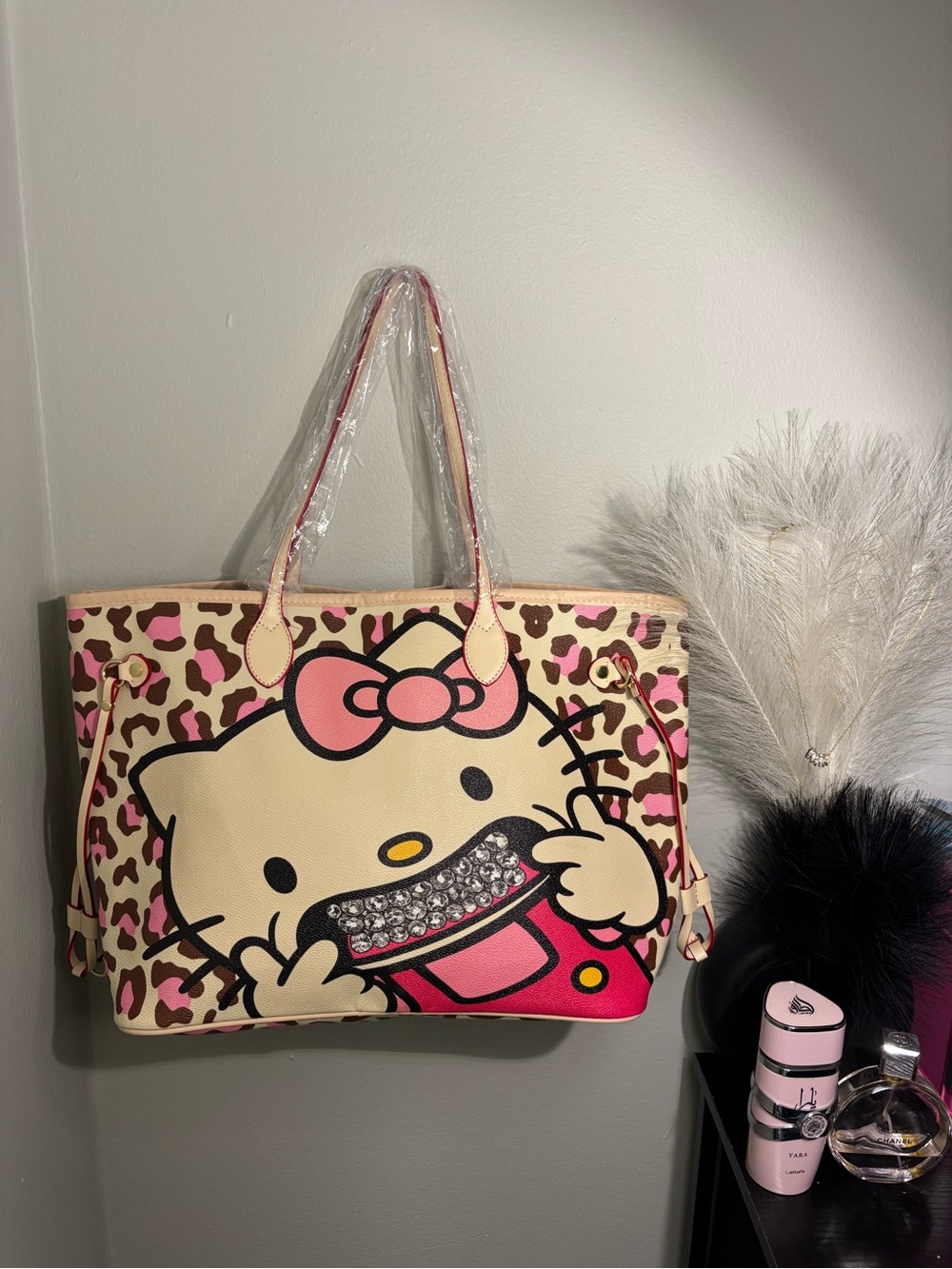 Hello Kitty pink tote
